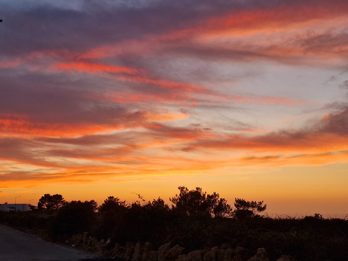 Fourique's tweet image. A Ericeira está assim...