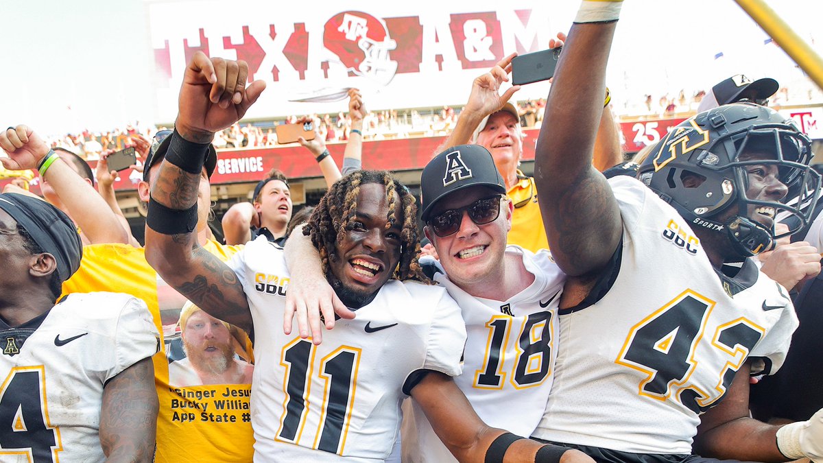 AdamBWitten's tweet photo. 1⃣1⃣ days until @AppState_FB 

👋Jordan Favors https://t.co/J1zggxR4Dv