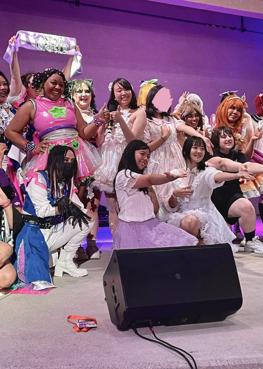 sneakobee's tweet photo. support your local online idol groups!! ✨@idolusion killed it >:D 

(#scif2023 WAS SUPER FUN!!!!!!! love and friends and superstars and idols all around) https://t.co/ktQQnbRtss