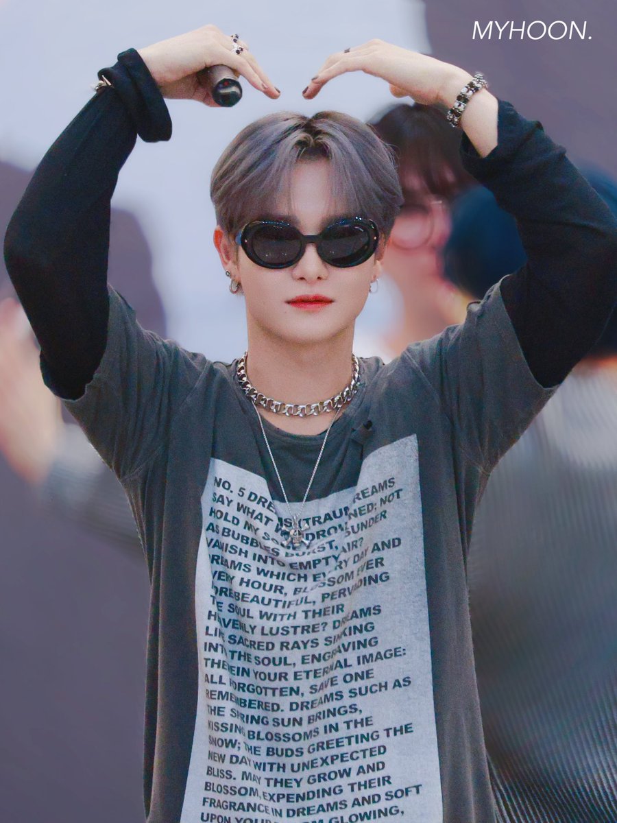 230812

(∩︎´｡•o•｡`)っ.ﾟ🎸🐶❤️ .ﾟ

#JIHOON #지훈 #ジフン
#트레저 #TREASURE
