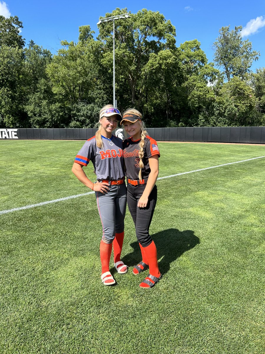 hannahsimko2025's tweet photo. Had such a great time at the @MSU_Softball camp! Even after some rain we still got to scrimmage and get lots of reps in! Loved going on a tour of the campus as well! Thank you for putting on a great camp, @ShoMcDonald! @DemariniBandits https://t.co/Lt15nXULLe