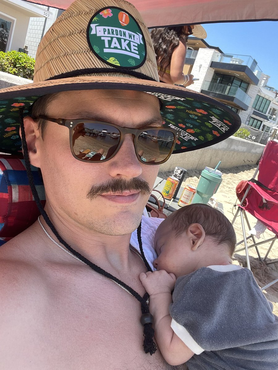 8zachcarr8's tweet photo. Resting up now for his first ever 7 hrs of commercial free football in 4 weeks @PardonMyTake https://t.co/g3CrEW92Ja