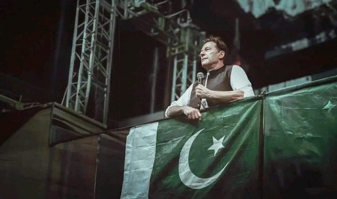 TheTooba's tweet photo. Is Sham e feroza ko andhi sey daratay ho? 
#ImranKhan #ImranKhan_must_be_released https://t.co/YCaZkDsnmo