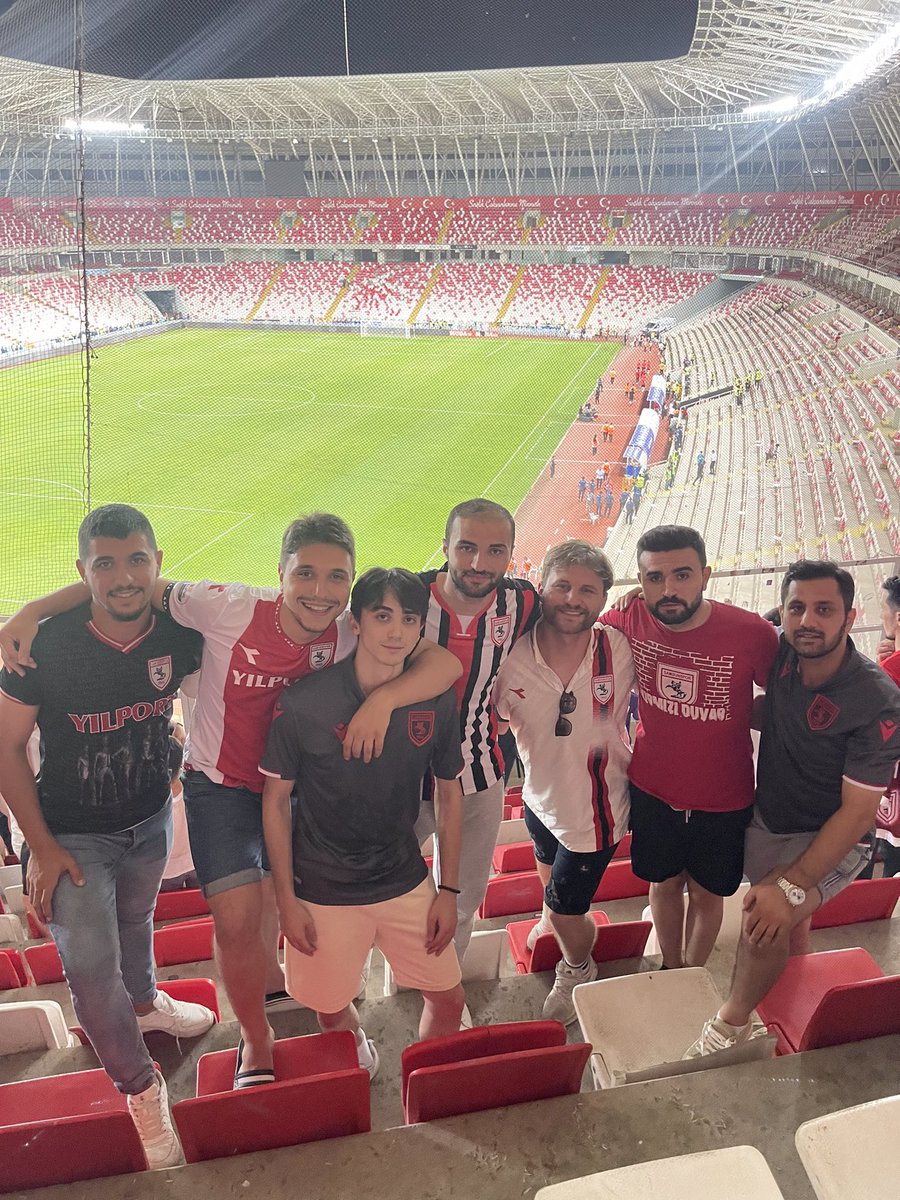 KVÇ Sivas deplase…

#Ultras #Awaydays #Tribün #Casual #KvÇ #KavaklıÇılgınlar