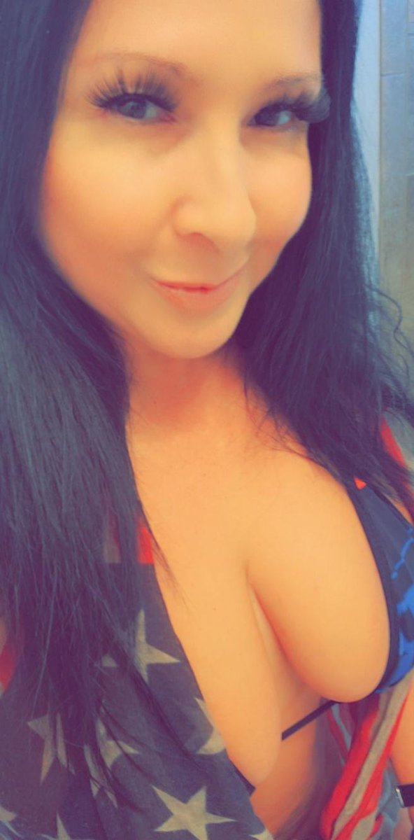 dvel86's tweet image. I'm loving this filter, it makes the red white & blue stand out! ❤🤍💙🇺🇸