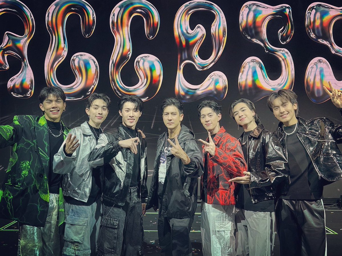 tik_pholdee's tweet image. เราจะล่าฝันไปด้วยกัน #PROXIE_The1stConcert #PROXIE_The1stAlbum