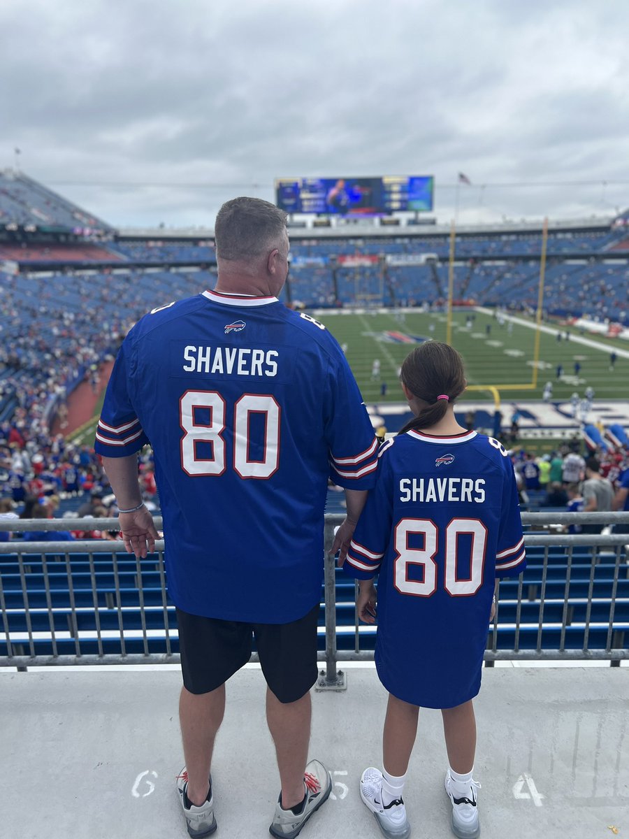 JRobTX1's tweet photo. What an experience to spend time with. @rell4six thank you for the time you gave Avery, she's your biggest fan! I am extremely proud of the hard work you've put in to be at this level. This is just the beginning. We Love you big dawg and thanks for an awesome week. #BillsMafia https://t.co/PdBFSw3pMN