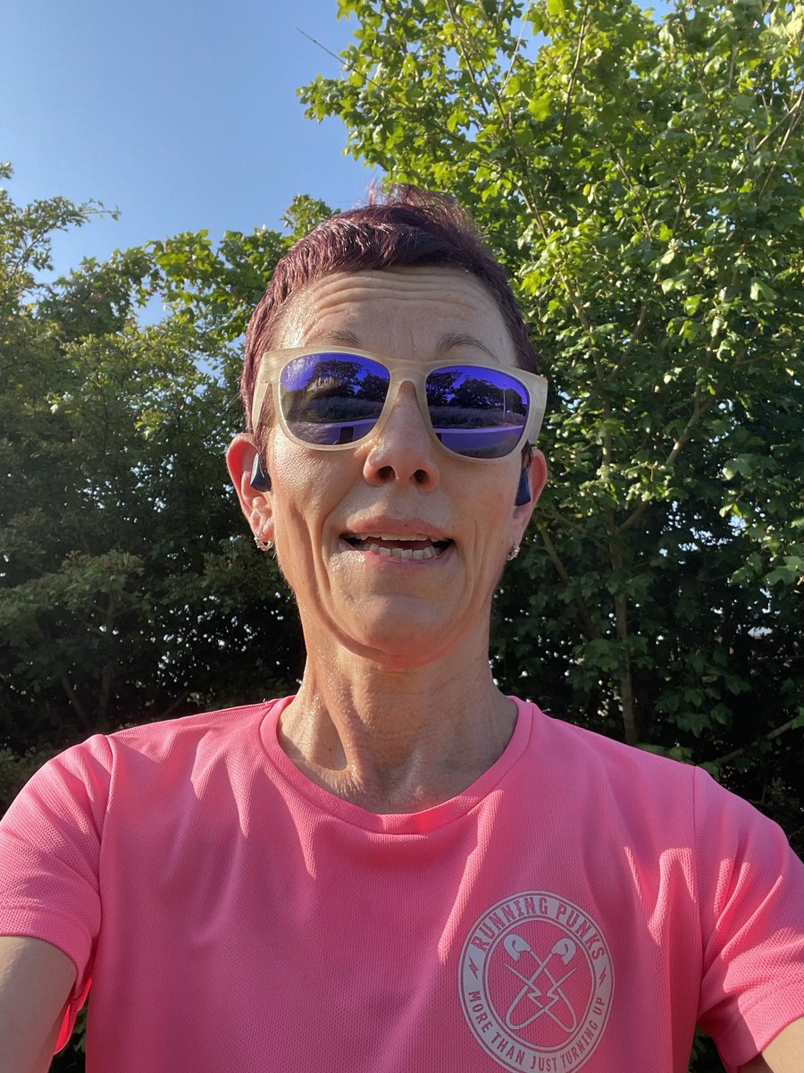 8 steady miles today for <a href="/runningpunks/">Running Punks</a> #VRC listening to one of my favourite 80’s bands. Even got the sunnies out today!  Keeping it punk as always 💜🤟🏻