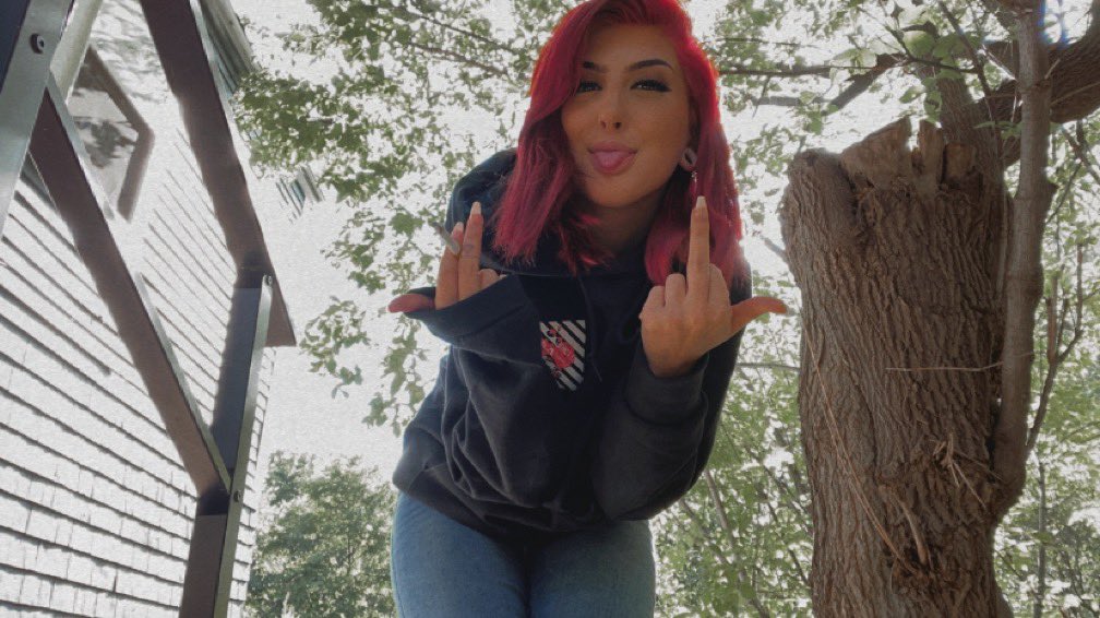 Bring_Me_Kat's tweet photo. Now single, need some compliments in my cashapp 🤭🤣 

Findom finsub paypig goddess https://t.co/aK7pXnleeC