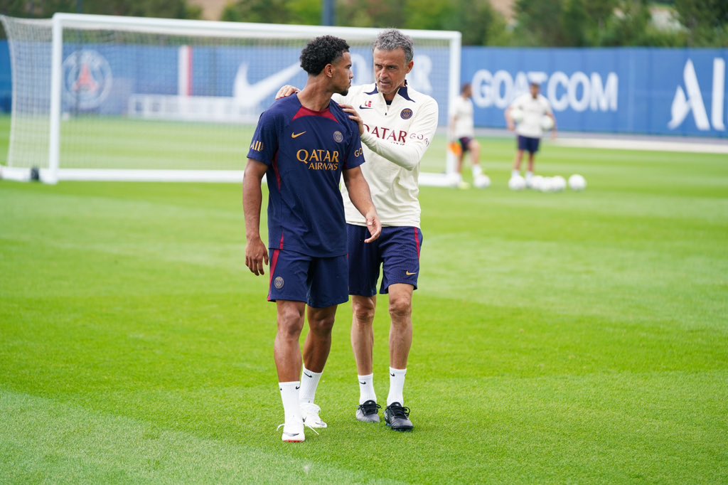 🔛 Today’s training session the day after #PSGFCL in front of President Nasser Al-Khelaïfi with the reintegration of Kylian Mbappé into first team training and the first collective session of new recruit Ousmane Dembélé