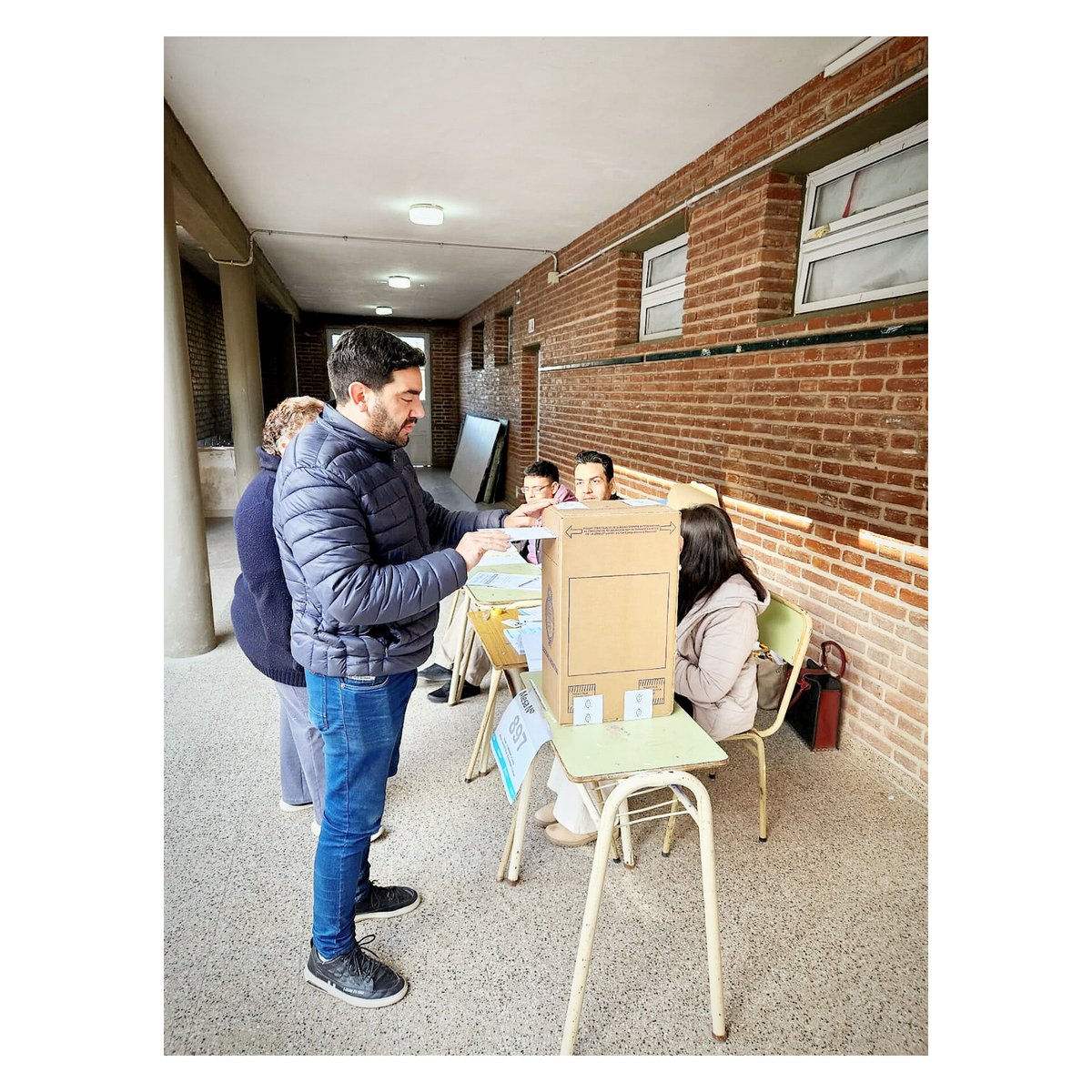 jonyetorres's tweet photo. 40 años de Democracia, participamos eligiendo a nuestros representantes del pueblo.

#VotoPorLaPatria
#DefendamosALaPatria💙🇦🇷
#defenderlapatria🇦🇷❤️ https://t.co/yr4PXBpN83
