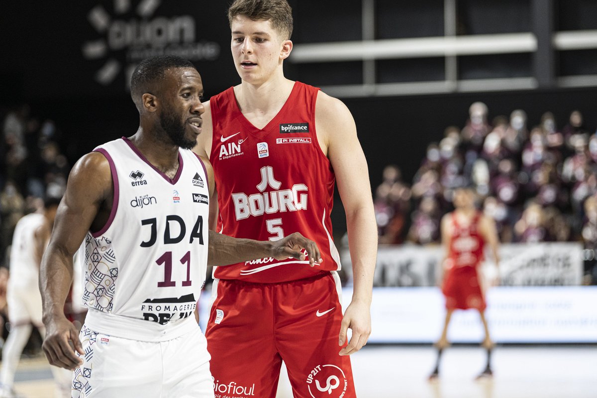 Be_BasketFr's tweet photo. 🧐 À quoi ressemblera la #BetclicÉLITE version 2023/24 ? 

📊 Tour d'horizon des 18 effectifs du championnat de France.

🏀 https://t.co/0sIjMLr5DU https://t.co/VDnpN4m2yd