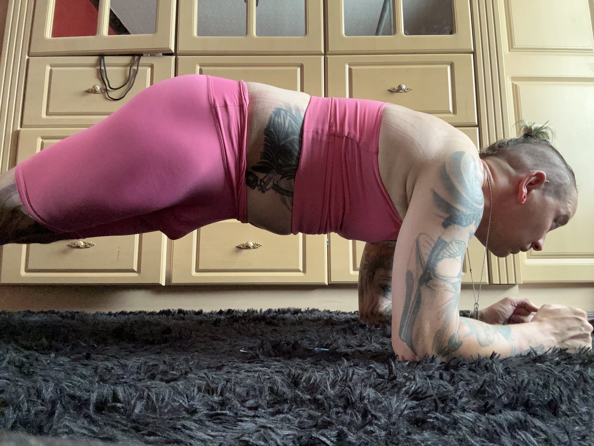 shysbitch1's tweet photo. 7.5 mile run in #chastity then 7 min abs In sports bra and shorts @MistressInked helping me get fit #forcedexercise https://t.co/qKCxAvoXcp