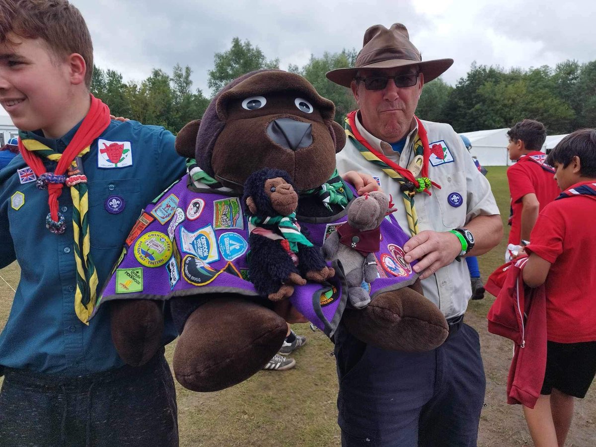 George the Gorilla (@georgetgorilla) on Twitter photo We have been busy meeting other sub camp Red mascots today. <a href="/2ndExeterScouts/">2nd Exeter Scouts</a> We have been busy meeting other sub camp Red mascots today. <a href="/2ndExeterScouts/">2nd Exeter Scouts</a>