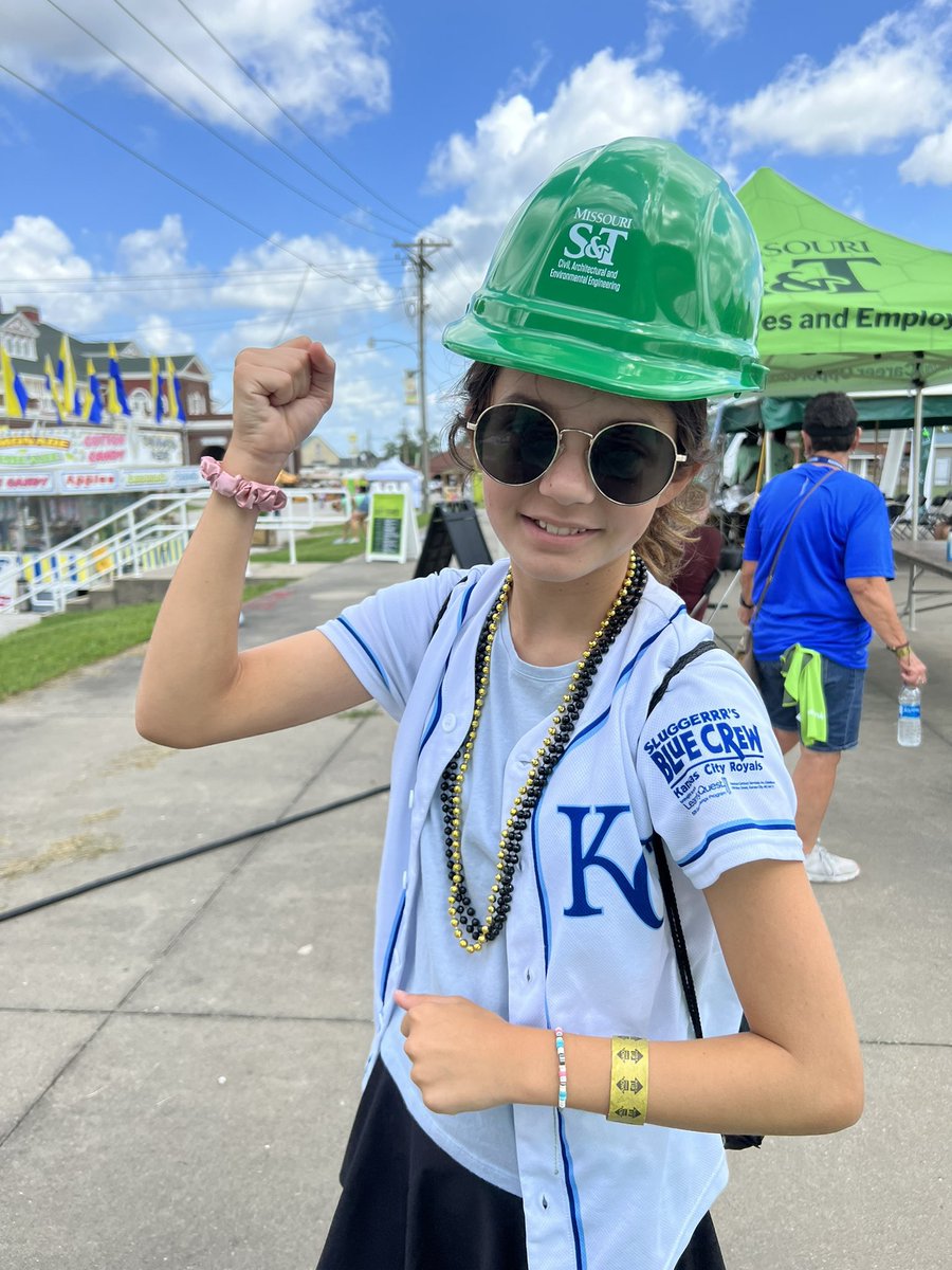 SandT_CArE's tweet photo. Hats off to these future builders learning, having fun and making memories at the Missouri State fair! ππ π‘
@MoStateFair
#MoStateFair
#FutureMiners βπ·ββοΈπ·ββοΈποΈ π οΈ
@MissouriSandT
@sandtcec https://t.co/KbqYHTo4y2