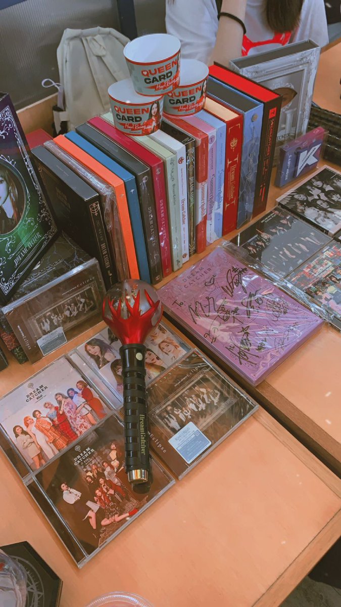 ddanyland's tweet photo. thank you for organising. unplanned sgt tapi alang2 dah dekat. &amp; thank you for the lucky draw too. u have no idea how shy i am nasib drive today so ok je bawa satu box besar tu 🤣🥹🫶🏻

#QueencardSUA #HappySUAday #HappySwaday https://t.co/O2HuPiryQo