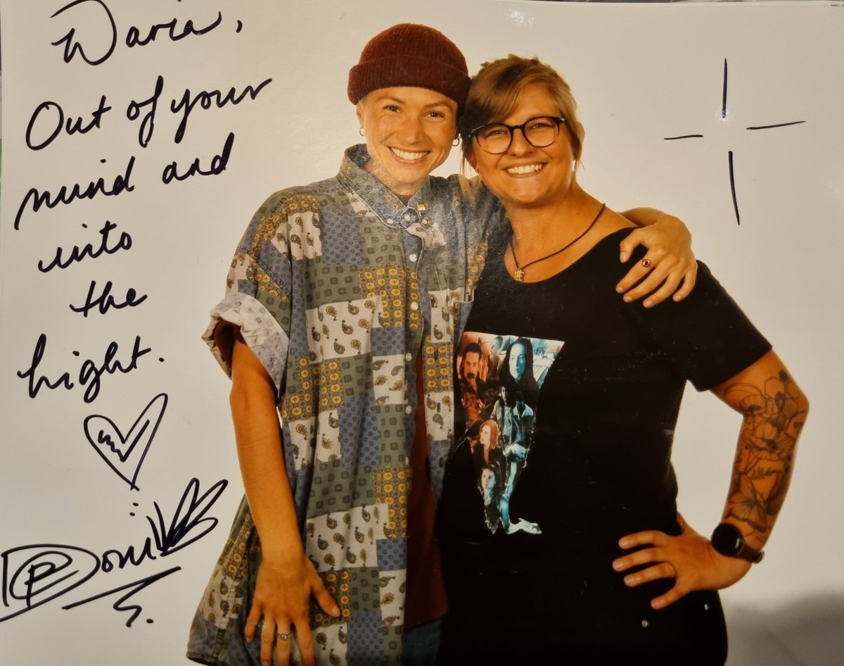 khalueevi's tweet photo. Still not over the fact that Dom wrote a line of their song on our pic saying you'll understand it later 🤯 And I did!
Bless this most beautiful soul ❤️
#Earper #E4L #WynonnaEarp #BringWynonnaHome #EarpFusion #EarpFusionUK #DomPC #Dom_PC https://t.co/HP2JLf0iFe