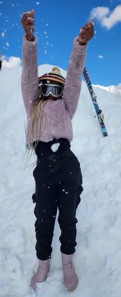 Papali_m's tweet photo. Just here to show y’all how cute I looked playing in the snow @SkiAfriski 😊😊😊
Sunglasses by @SeutloaliLydiah #Limomo https://t.co/0K1aD8Lqks