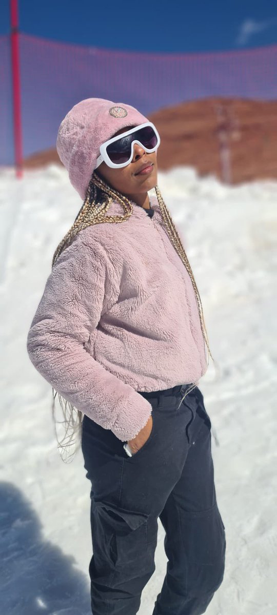 Papali_m's tweet photo. Just here to show y’all how cute I looked playing in the snow @SkiAfriski 😊😊😊
Sunglasses by @SeutloaliLydiah #Limomo https://t.co/0K1aD8Lqks
