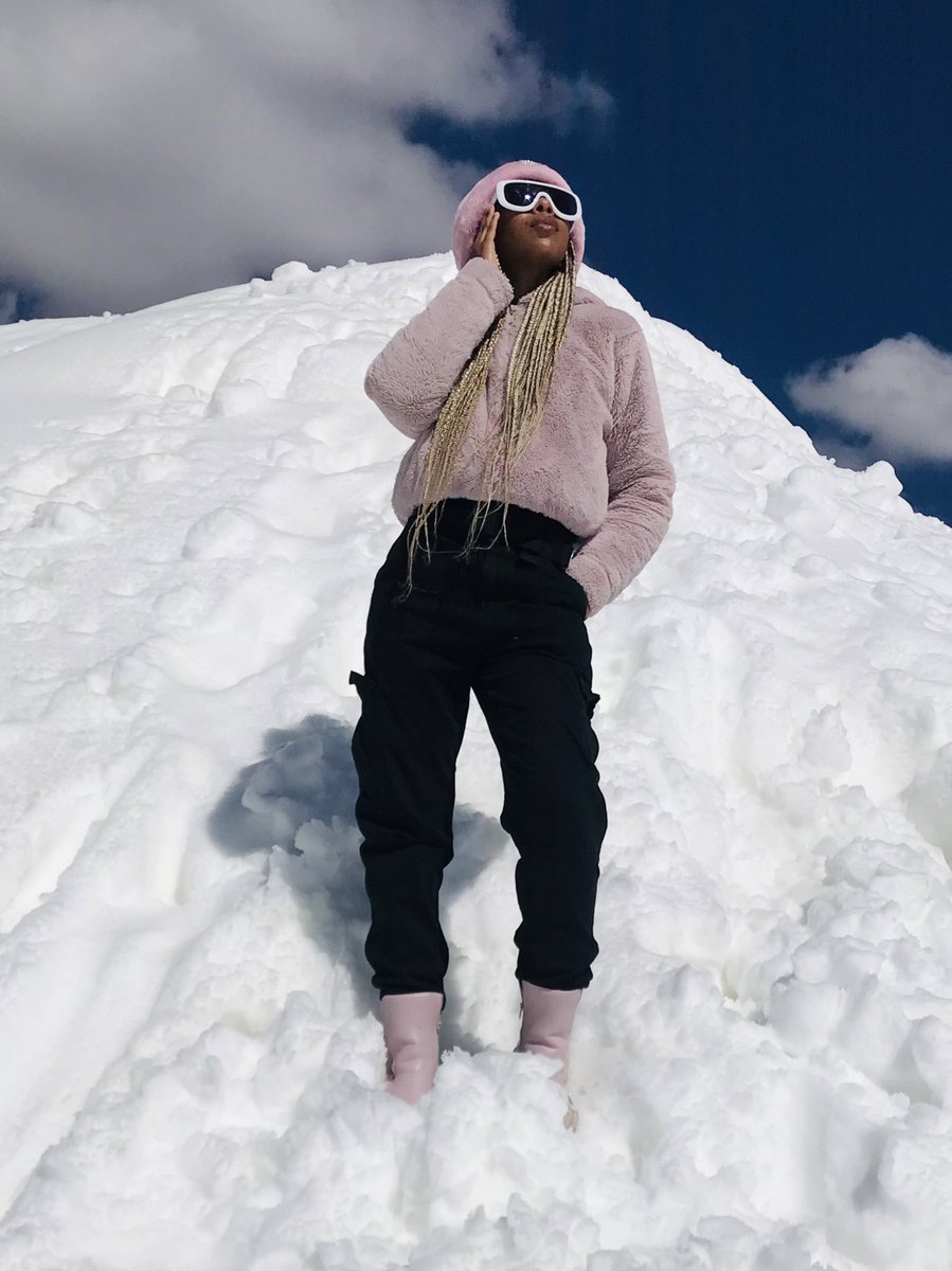 Papali_m's tweet photo. Just here to show y’all how cute I looked playing in the snow @SkiAfriski 😊😊😊
Sunglasses by @SeutloaliLydiah #Limomo https://t.co/0K1aD8Lqks