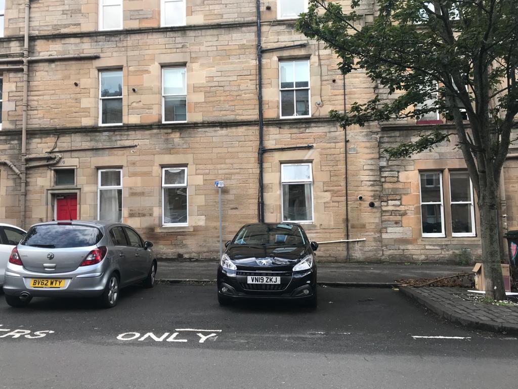 KirklandLesley's tweet photo. Since the permit parking system came in the amount of folk who can’t park properly has increased. #selfish #twospacesinsteadofone #cantpark @leithsworstpark https://t.co/Efu9RCqsgj
