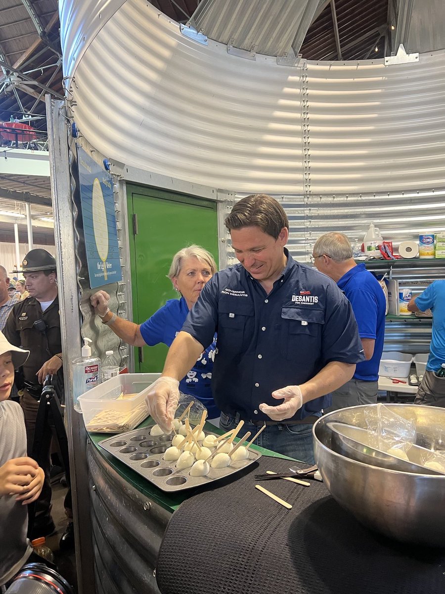 RonDeSantis's tweet photo. Had a great day at the Iowa State Fair with @CaseyDeSantis, Madison, Mason &amp; Mamie. Grateful to all of the Iowa leadership and legislators who spent the day with us, and the many Iowans who stopped me to express their support. https://t.co/cOBCCYlcQv