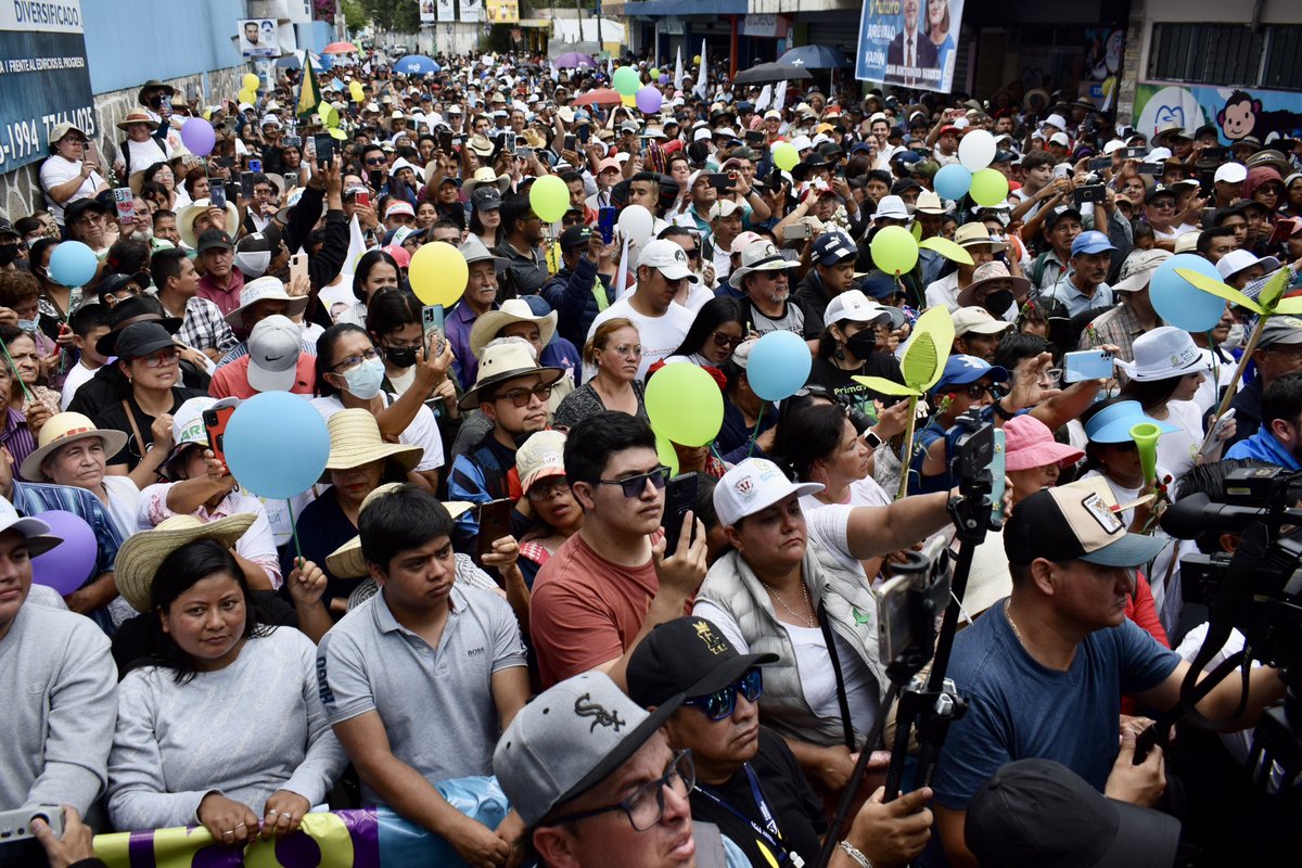 Huehuetenango es territorio Semilla. 🌱🫰

Gracias, porque fuimos bien recibidos en la tierra de mi padre. Mucha valentía huehuetecos, ¡hasta germinar! 

#KarinVicepresidenta #ArévaloPresidente #Semilla #EleccionesGt #Elecciones2023 #HormiguitasXsemilla #gt #SemilladelCambio