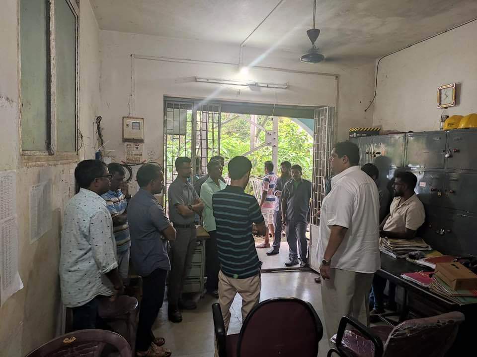 ReginaldoGoa's tweet photo. Took up a meeting with @GoaElectricity dept staff in their office to try & improve our services, correcting our mistakes so on. we do our duty then rest we leave it to God. Our integrity, intensively and intent is clear and our work goes on #curtorimConstituencyFirst https://t.co/wo4ts5Z1Ui