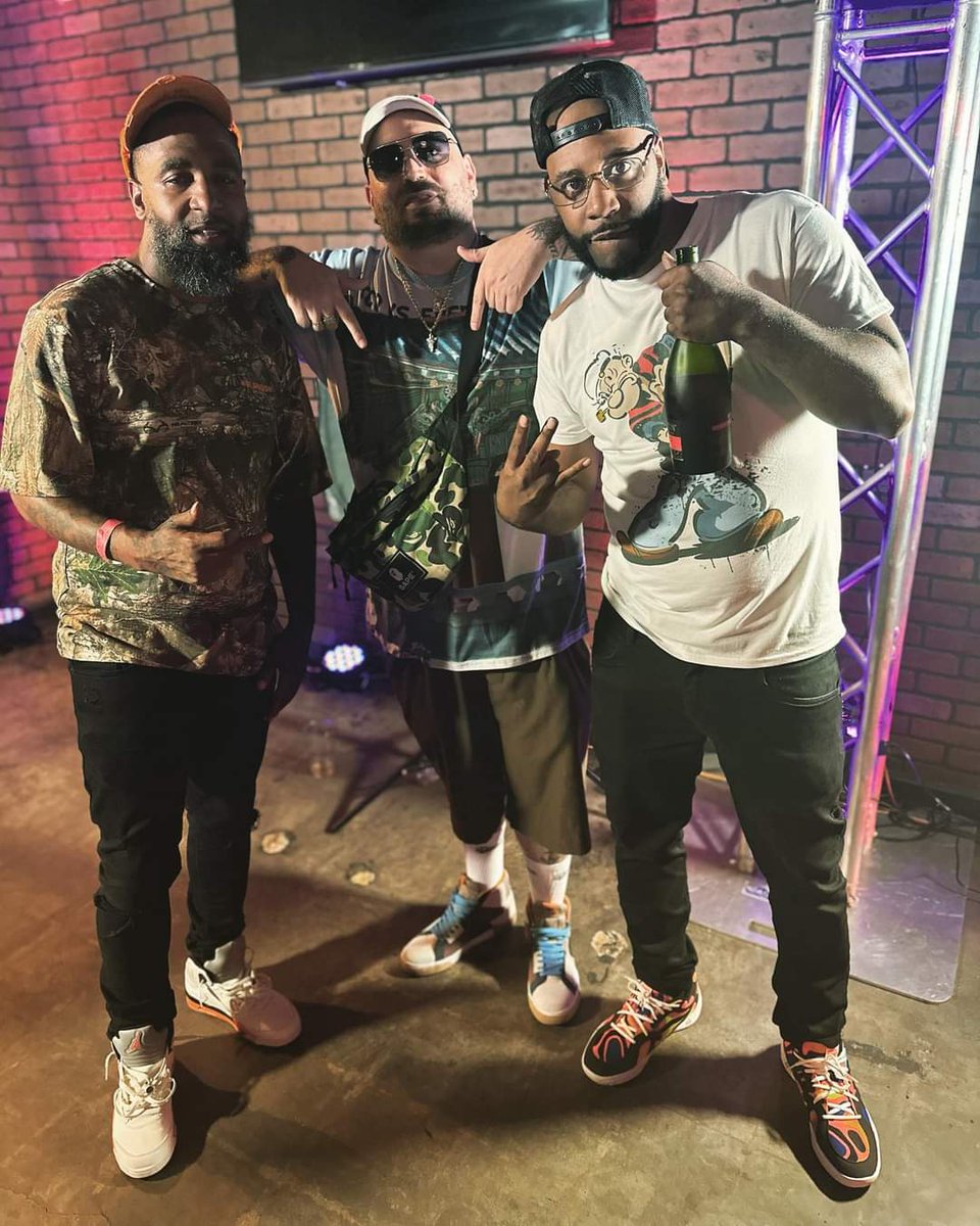 Br3ad2Much's tweet image. @Yitty585_NY @LushOne #RegularShit #TheyMadAtBread 
After the body celebration it's levels