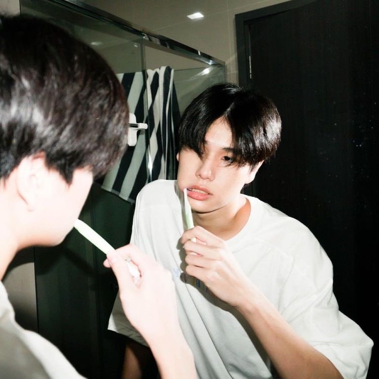 piuwintang's tweet photo. nighty night everyone!
it's time to take a break after long tired day. don't forget for you all always brushing your teeth before you go sleep! is a must, because you will have a healthy teeth &amp; beautiful dream! 🐼🖤 https://t.co/MExPKNrWbt