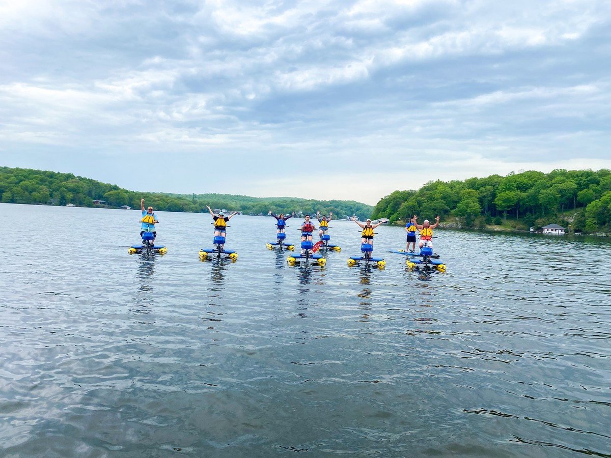 Visit_NJ's tweet photo. Raise your hand if you love Lake Hopatcong!🙋
📍  Lake Hopatcong, New Jersey
.
.
.
📷: @lhadventureco (via Instagram)
#VisitNJ #NewJersey #NJLakes #LakeLife #LakeHopatcongNJ #AdventureCo #WaterActivities https://t.co/I9GMIqn1Tv