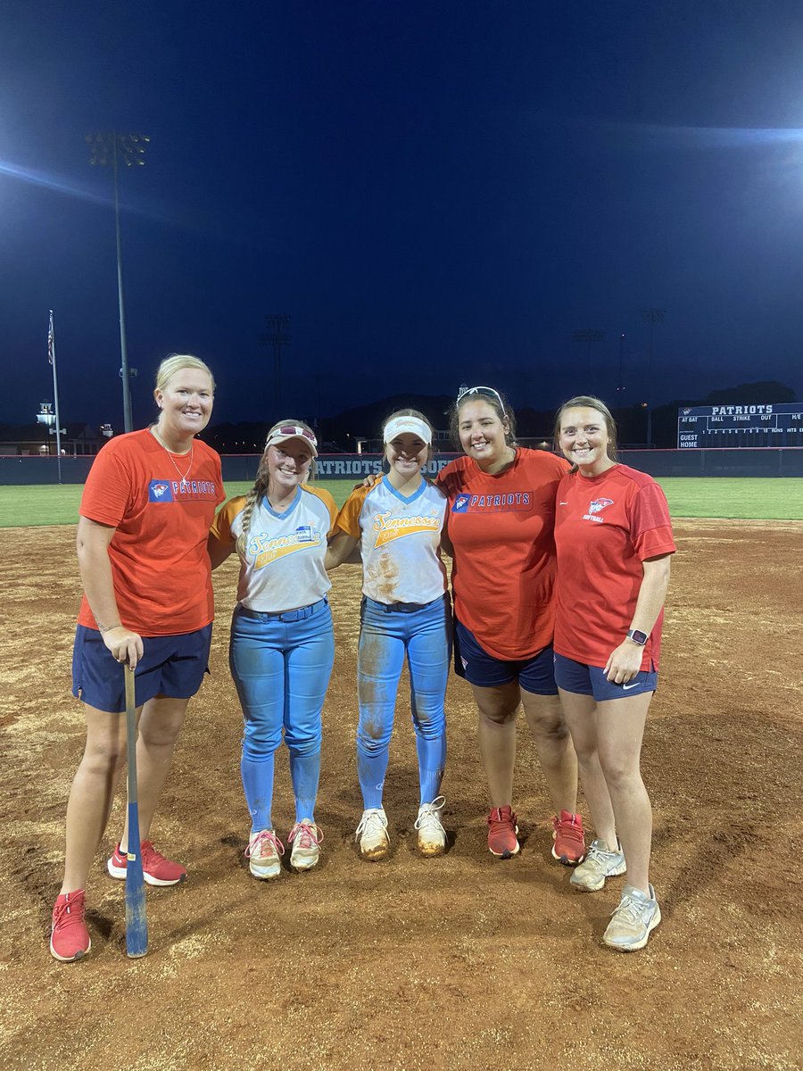 Thank you so much <a href="/BaileyDillender/">Bailey Dillender</a> for hosting a great camp with many great coaches!! I learned so much at the University of The Cumberlands Camp in the outfield and hitting, while showing off my skills💙❤️ <a href="/TNelite2024/">TN Elite 2024 Davis</a>