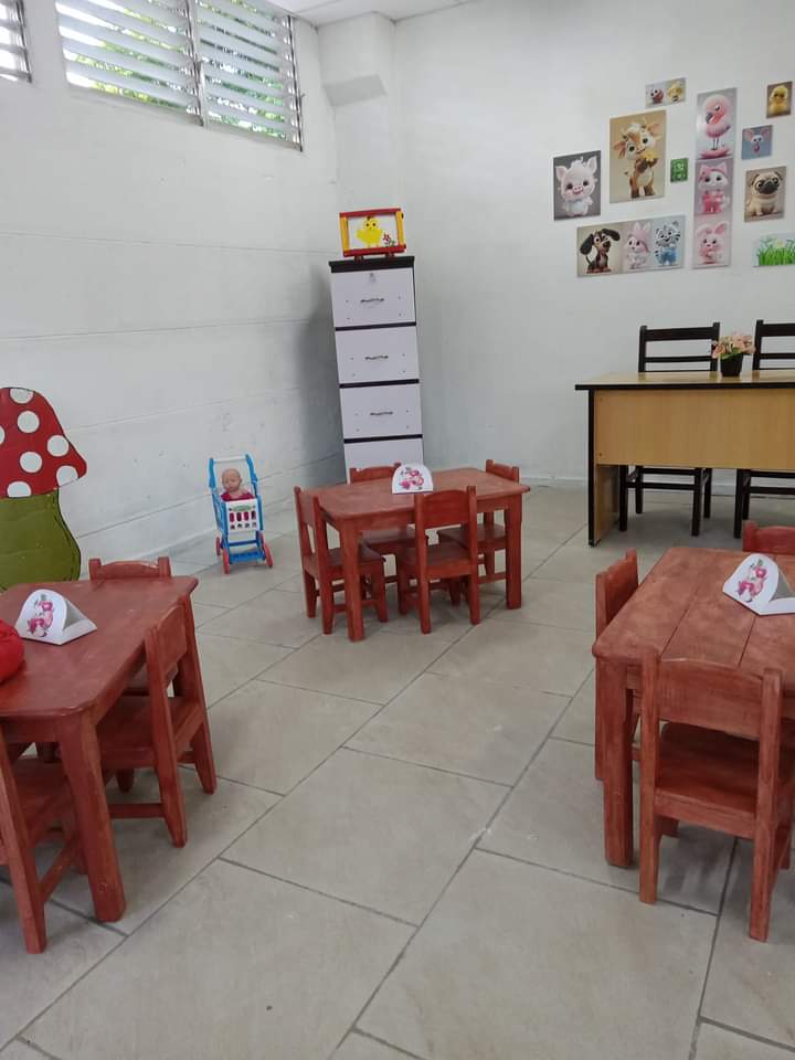 Inauguran en #SanctiSpíritusEnMarcha Casita infantil para el cuidado de 20 niños y niñas de madres trabajadoras de la Empresa Láctea, como parte de las acciones dirigidas a conmemorar el aniversario 97 del natalicio de #FidelPorSiempre  <a href="/AlexisLorente74/">Alexis Lorente Jiménez</a> <a href="/DeivyPrezMartn1/">Deivy Pérez Martín</a>