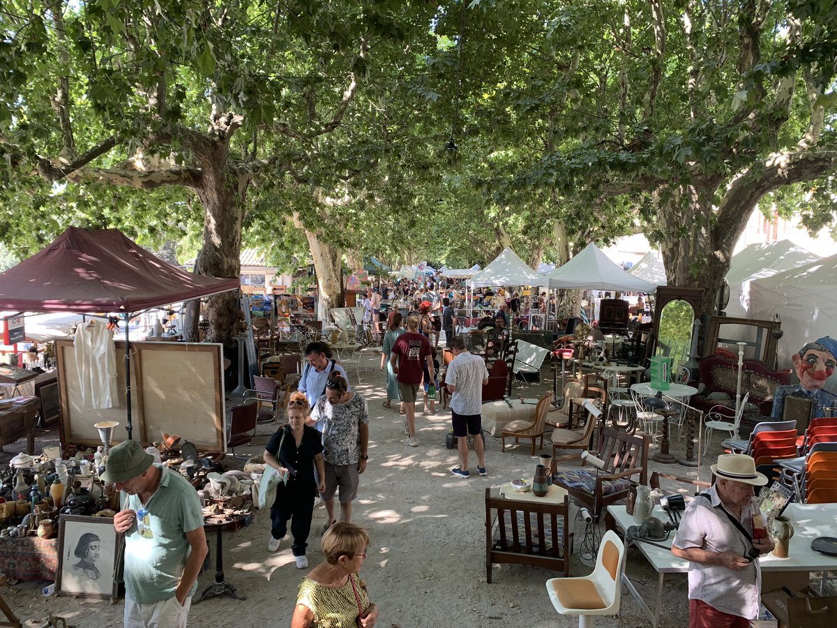 JMCambaceres's tweet photo. Journée brocante à #Barjac #Gard. Une des plus grandes de #France avec près de 400 exposants dans places et ruelles de ce village perchée avec vue imprenable sur #Cévennes. Objets rares, «#faisselles» à fromage anciennes en terre cuite vernissée pour show-room du #masMathieu. https://t.co/73q2kh7Hie