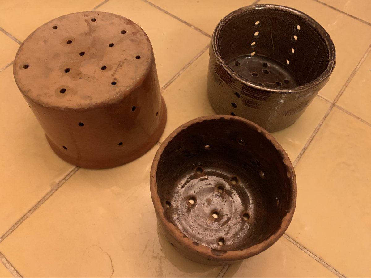 JMCambaceres's tweet photo. Journée brocante à #Barjac #Gard. Une des plus grandes de #France avec près de 400 exposants dans places et ruelles de ce village perchée avec vue imprenable sur #Cévennes. Objets rares, «#faisselles» à fromage anciennes en terre cuite vernissée pour show-room du #masMathieu. https://t.co/73q2kh7Hie