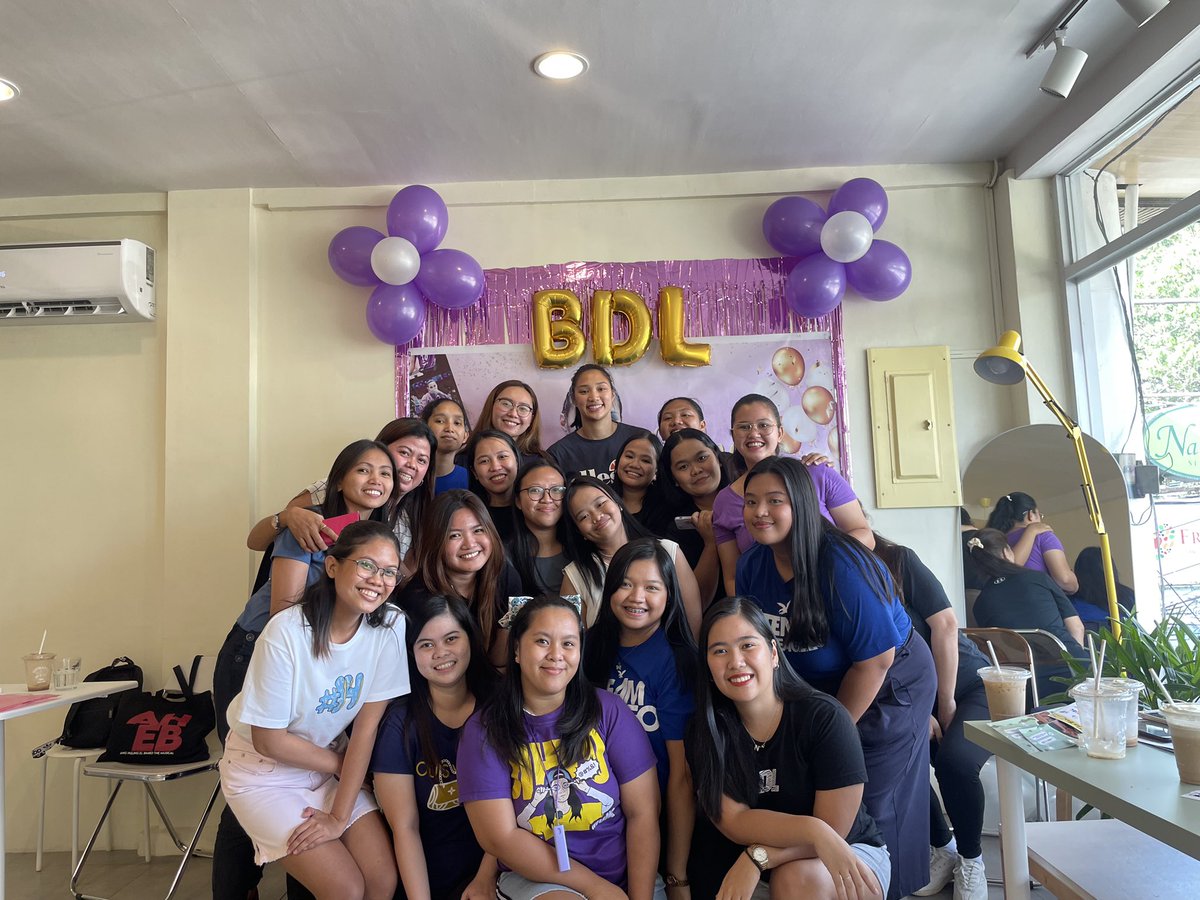 _joyceeexx's tweet photo. Yung late na kami nakarating ng event tas ilang mins lang biglang dating ni Ate Bea, thank you talaga Lord umabot kami. No more sana ol! 🥹🫶🏻
thank you @thirbeakalinaww 💜💙
Worth it ang pagbiyahe from Laguna 🥺🎉 https://t.co/eghyAgkQvG