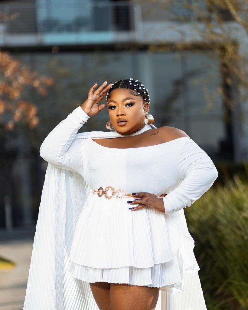TumiPowerhouse's tweet photo. Mmasebotsana wa Limpopo 

Dressed in: @queer_comfort 
Hair: @exotichairboutique_ install by @sima.screation 

#MissSA2023 #PageantFinale https://t.co/8WfnKqHL0q