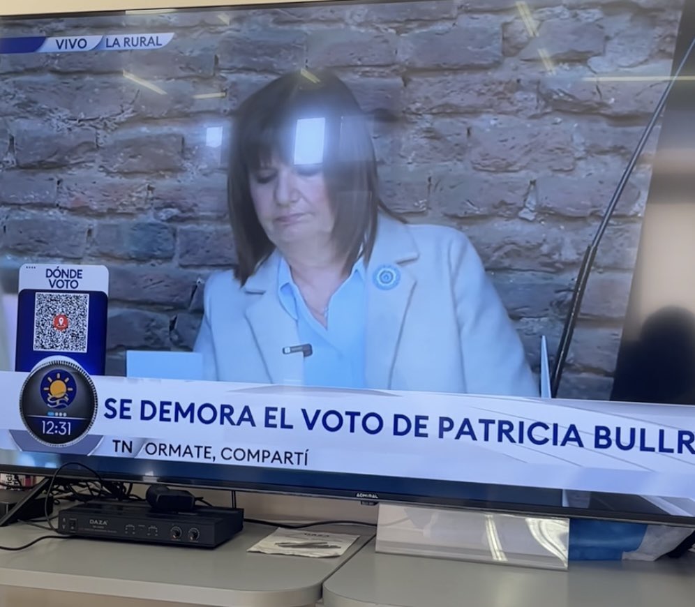 La gestión!! 

Fallan las máquinas y en algunos casos el sistema no respeta la opción electoral del votante. 

Demoras enormes en CABA que muestran la falta de madurez e improvisación del sistema.