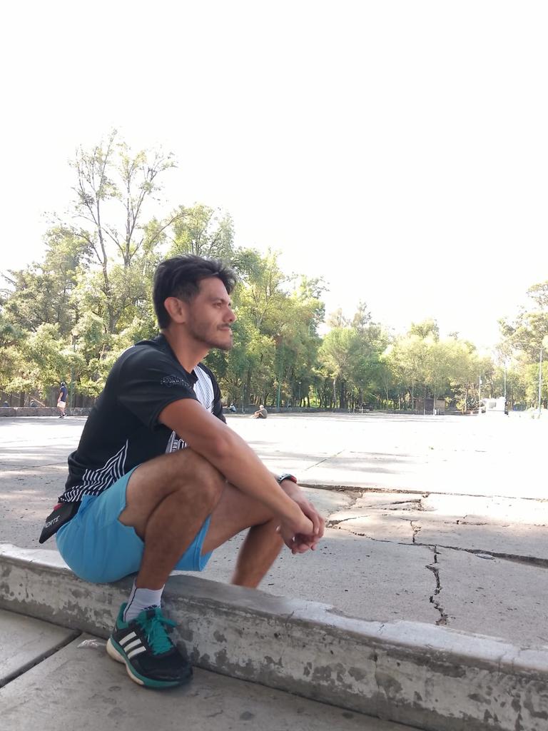 omar_warrior_'s tweet photo. Un domingo entre Runners, doggys y bicicletas en mi alma mater @UNAM_MX
@Cesar_LSaavedra
#runningcommunity #runningtime #runningday #runningboys #runningterritory #runningworld #runningcdmx #RunnersFriends https://t.co/4nFTRAfrgB