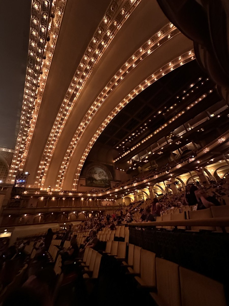 ellenn_beth's tweet photo. @MurderSmall awesome live show last night at a pretty cool theater! https://t.co/053Vd8UN8x