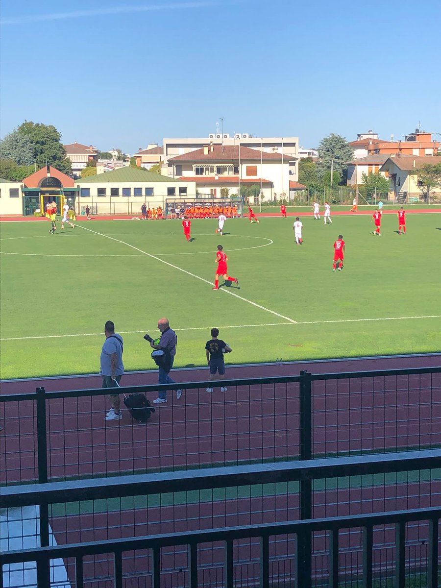 Il calcio #Padova oggi allo stadio delle #Terme , in bocca al lupo Biancoscudo ❤️
#abanoterme #calciopadova