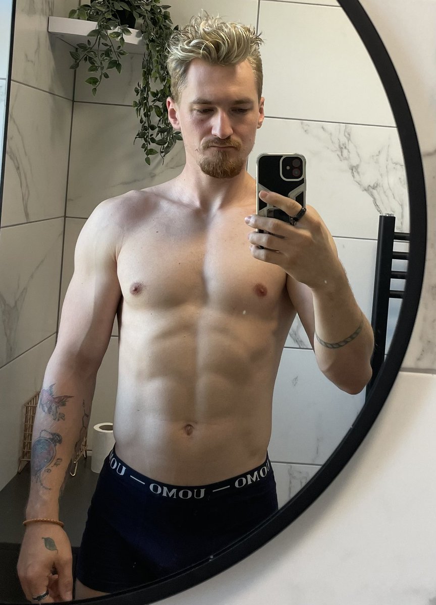 MrLCat's tweet photo. If anyone is interested, and would like to invest in themselves, I’ve started making workouts for people to achieve their goals. £20 per month which includes weekly check ups, weekly personalised workouts, daily tips, daily advice, etc.
Message me on https://t.co/HDt4Yc6cfA https://t.co/D7r92L1FNH