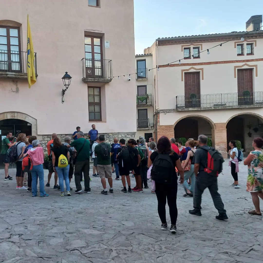 celallacuna's tweet photo. Aquesta nit passada quasi 100 persones ens han acompanyat a veure les Llàgrimes de Sant Llorenç o Perseids. Gràcies per la bona rebuda de l'activitat! Ha sigut una nit molt xula! 🌠 #celallacuna #llagrimesdesantllorenç #perseids #lallacuna https://t.co/AQk0b1Opms
