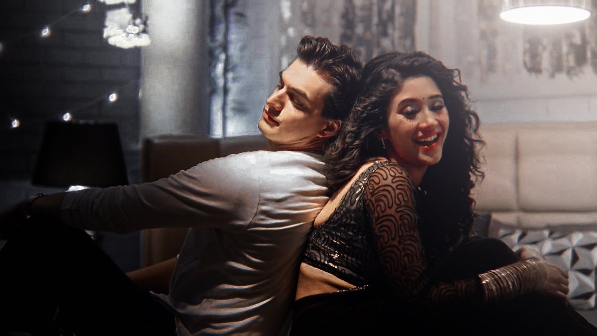 𝘞𝘩𝘢𝘵 𝘪𝘴 𝘧𝘰𝘳𝘦𝘷𝘦𝘳 ?
        ~ "𝘼 𝙢𝙤𝙢𝙚𝙣𝙩 𝙬𝙞𝙩𝙝 𝙮𝙤𝙪."

#Yrkkh || #Kaira 
#MohsinKhan || #ShivangiJoshi