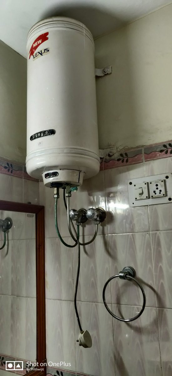 PritBan95's tweet photo. @rajasthantouri4 @RajGovOfficial @ashokgehlot51 
Can you believe this is the condition of a hotel under RTDC? 
1. Rooms are shabby
2. Towels are dirty 
3. Geasers don't work
4. Short-circuit in electric line. Yes!! It was turning out to be almost fatal for me!!
Costs RS. 3800!! https://t.co/zyBg13Ym9L