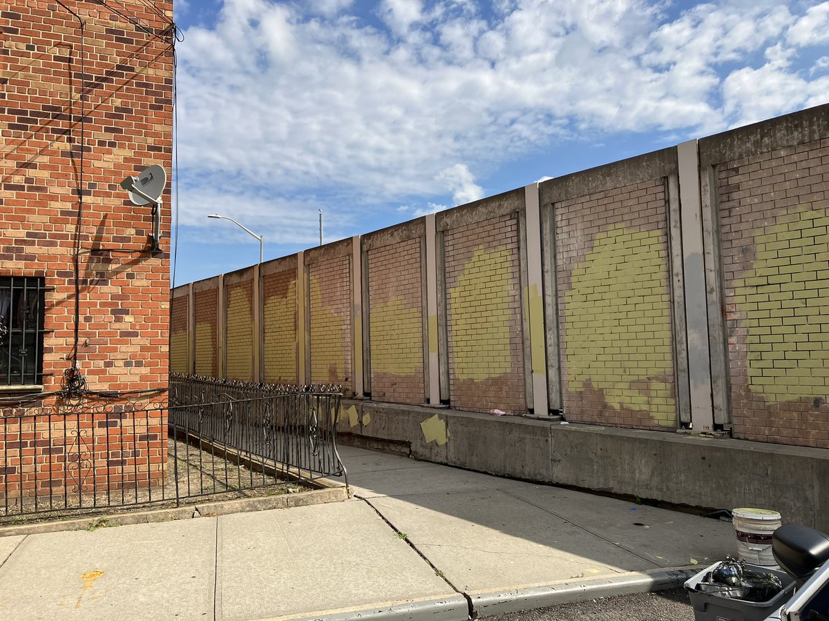 NYPD108Pct's tweet photo. The 108 Pct conducted a graffiti cleanup today in Woodside.
#graffiticleanup https://t.co/48lgVsHxTO