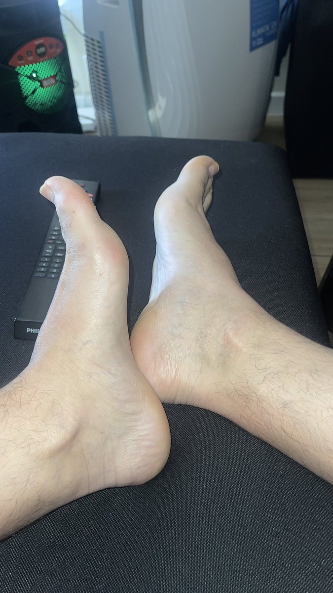 TchWorkb's tweet photo. #feet #feet_lover https://t.co/NWnxhVmT1N