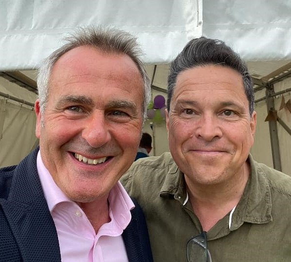 I'm a freelance journalist, but also help out with community events. Earlier this yr, I organised my 1st Book Fest & secured top names to attend. Read my blog on how I attracted celebrity authors: chrisrobertsmbe.co.uk/who-loves-a-go… @domjoly @paulm_presenter @howardsandrac @jessicafellowes