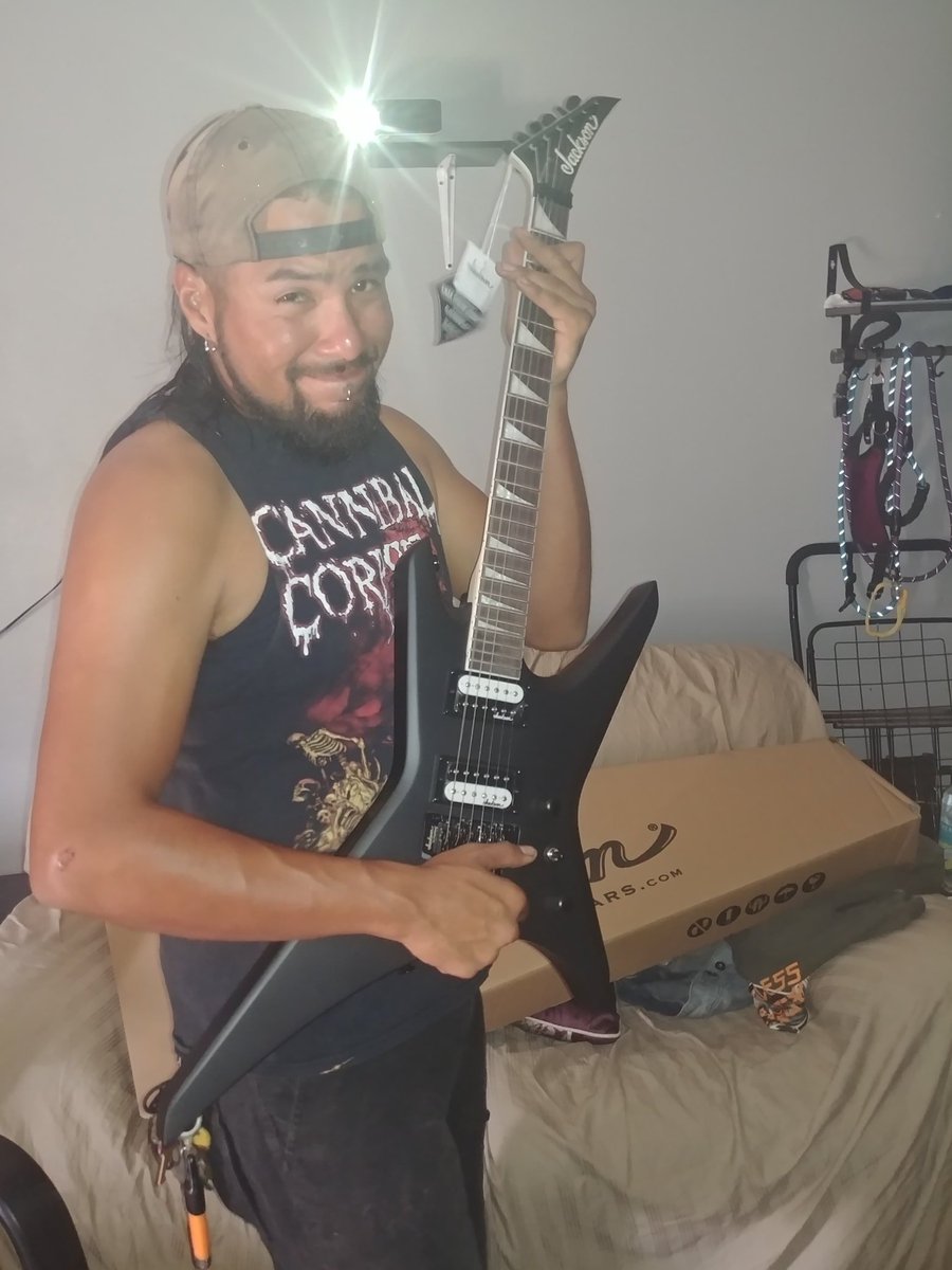 metal4life60's tweet photo. Breaking inn the new Jackson Warrior with some oldies but goodies. Intro to @warbringerband Junior album. 'Future ages gone' #weekendfun #sundayvibes #SundayMotivation #JacksonGuitars #WarriorModel #MetalHead #WarbringerBand #FutureAgesGone #420community #CannabisCommunity #Cover https://t.co/OZxTGTXkh1