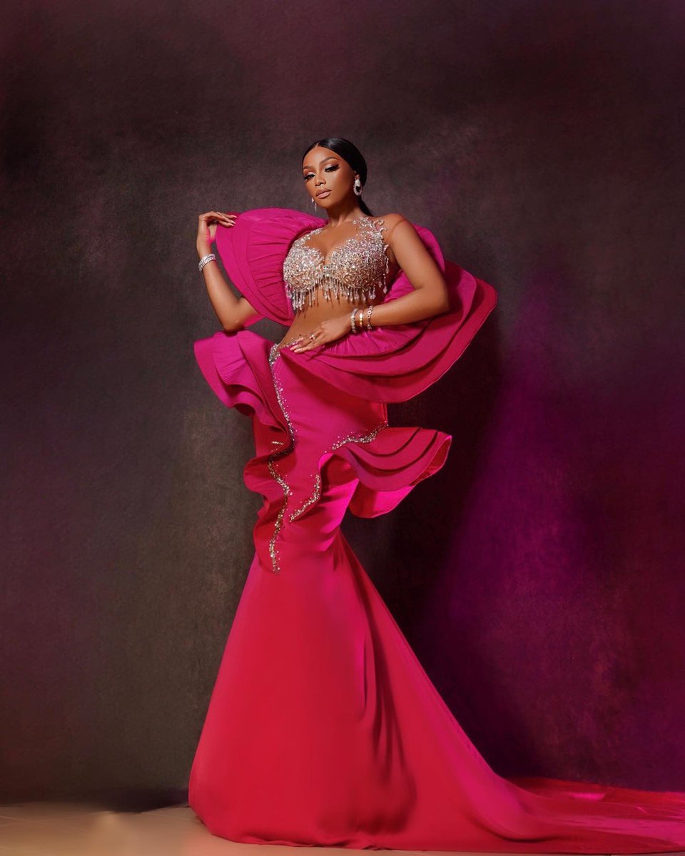 OnkaBaby1's tweet photo. The host 😍😍🔥🔥😩 Bonang!!!

She ATE 🔥😋

 #MissSA2023 https://t.co/c0Adjc7WxG